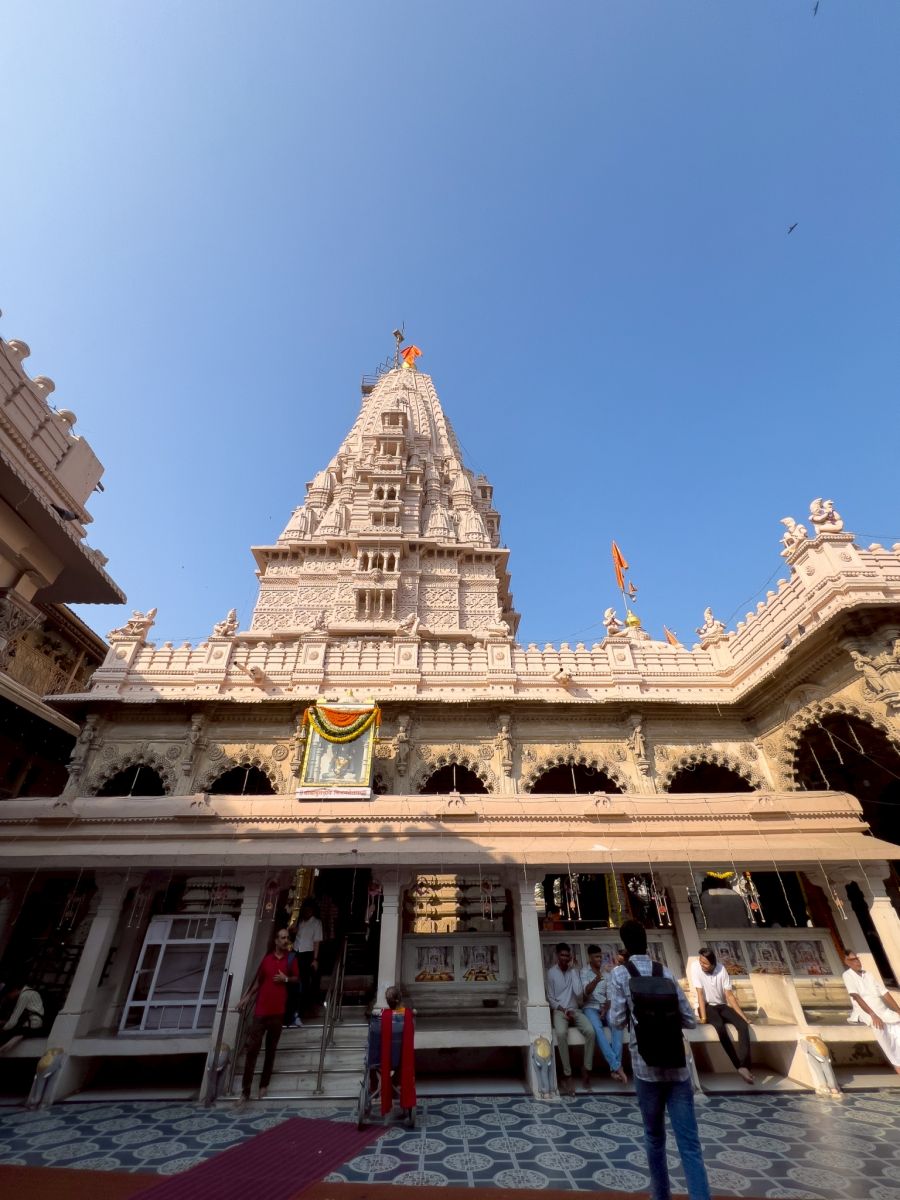วัดบาบูลนาถ (Babulnath Temple)