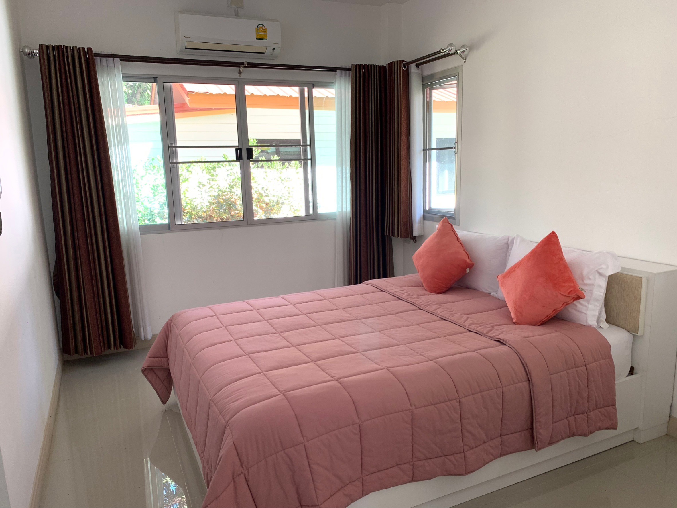 ห้องพัก Delux Single Bed 102 - บ้านพิงกันเวลเนสรีสอร์ท